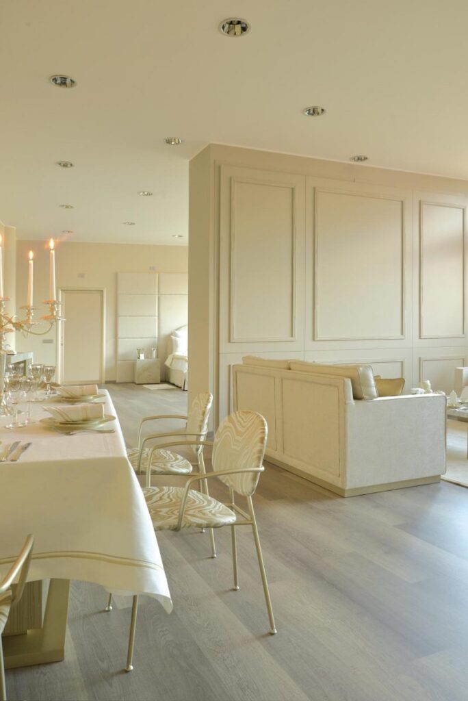 Showroom e atelier - sala con arredi su misura per un atelier professionale, Tempora